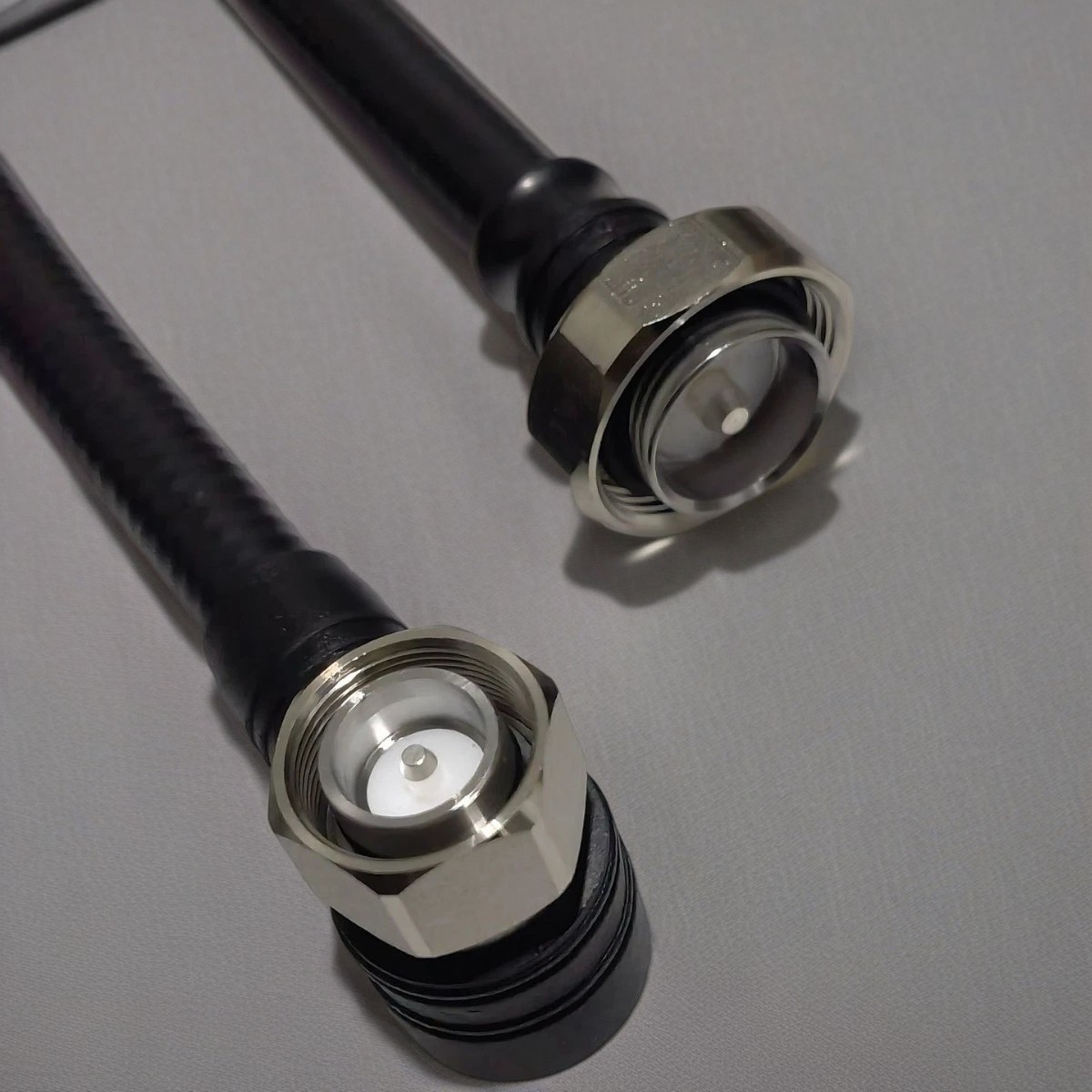 4.3 10 Male Right Angle 1/2" Superflex Jumper