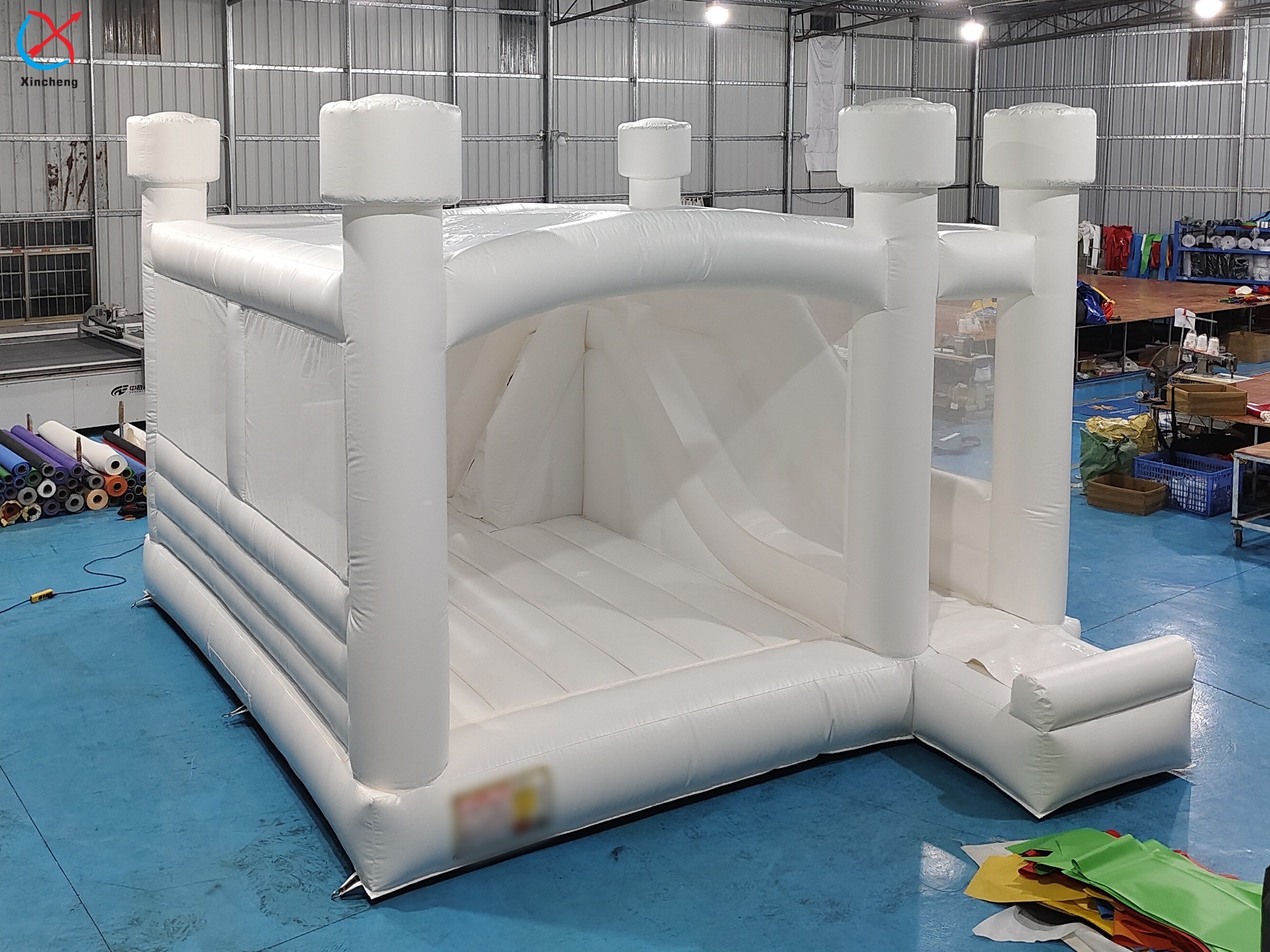 Customized Inflatable White Wedding Bouncy Castle With Slide For Event Party