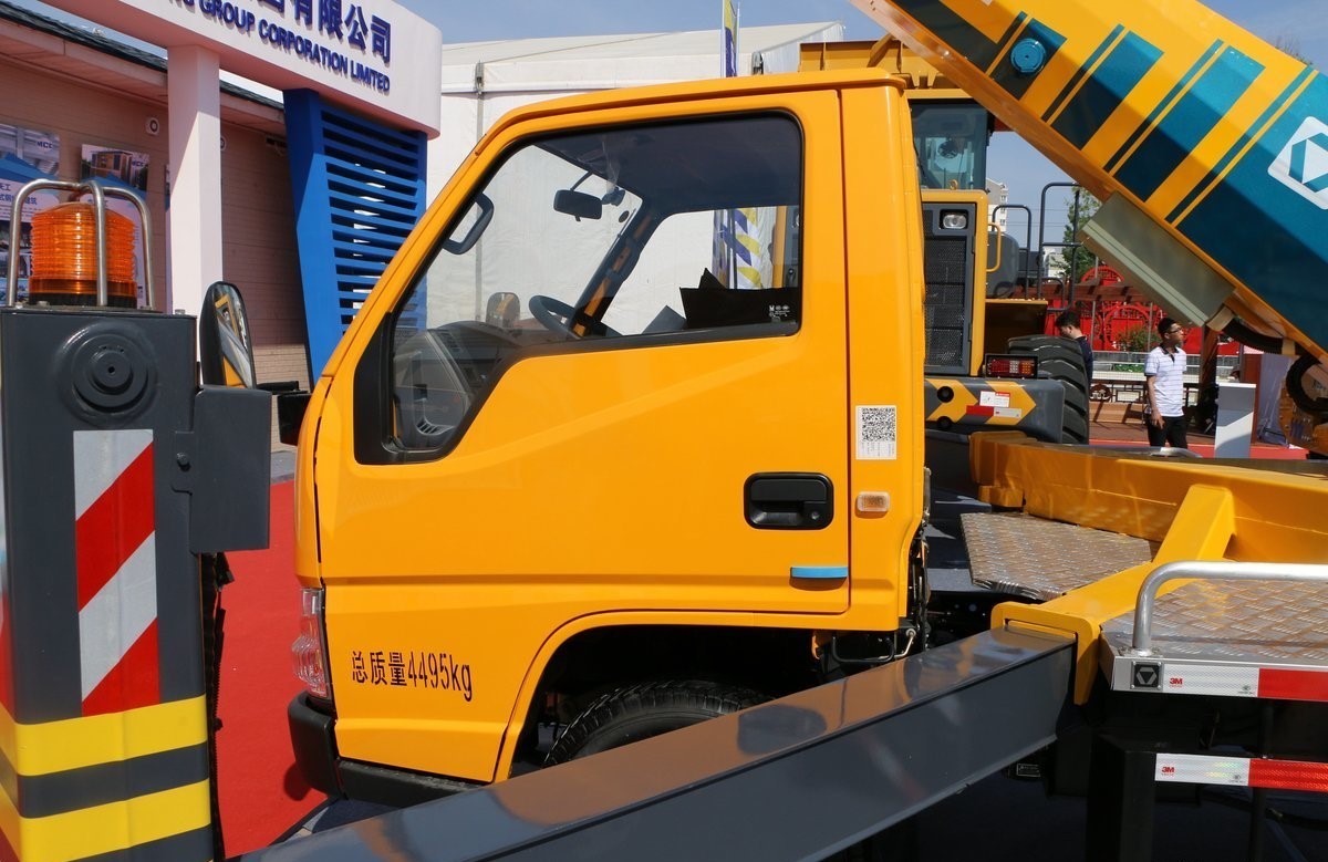 26m Curved Arm Type Electric Drive Spider Aerial Work Vehicle Hydraulic Platform Lift Telescopic Lifting Tables