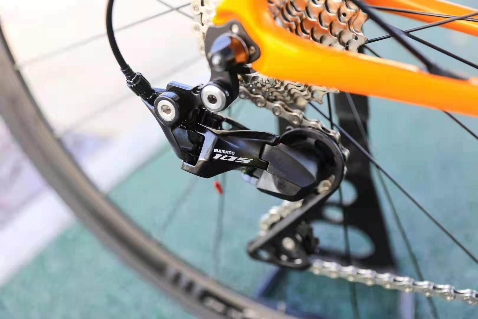 Carbon Fibre Fork Material and Aluminum Alloy Rim Material 700c Road Bike Racing Bicycle