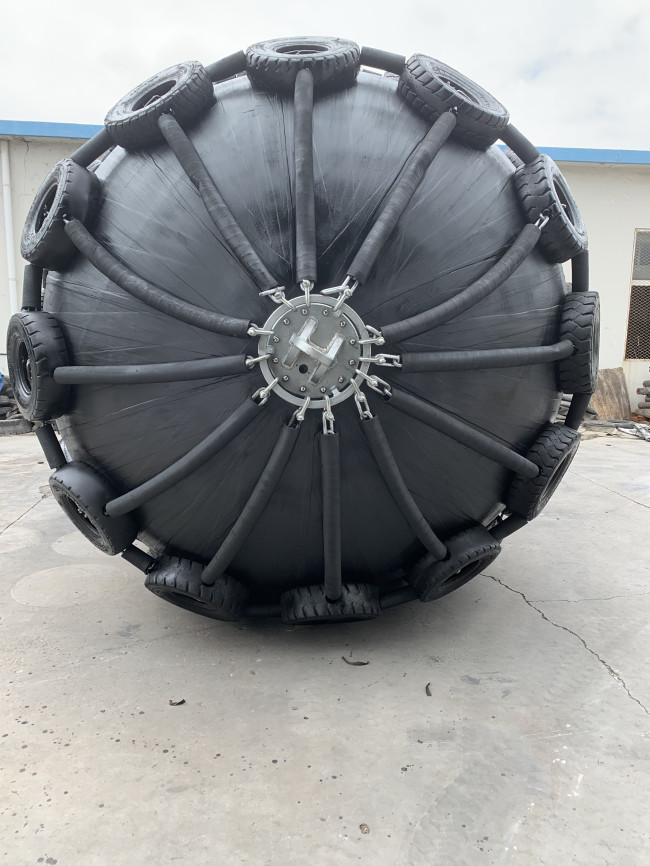 ISO17357 Pneumatic Marine Fenders Ship Transporting Rubber Inflatable Dock Fenders