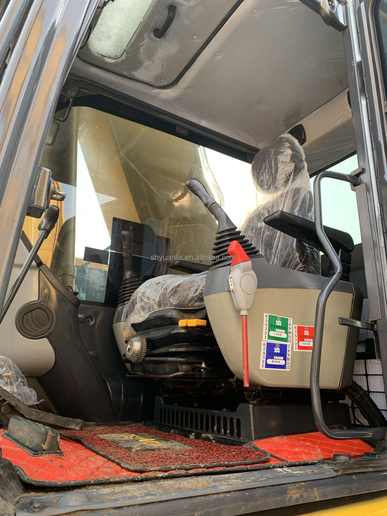 WECHAT 17321181171 Komatsu PC200 Excavator with Fuel-Saving System and Working System