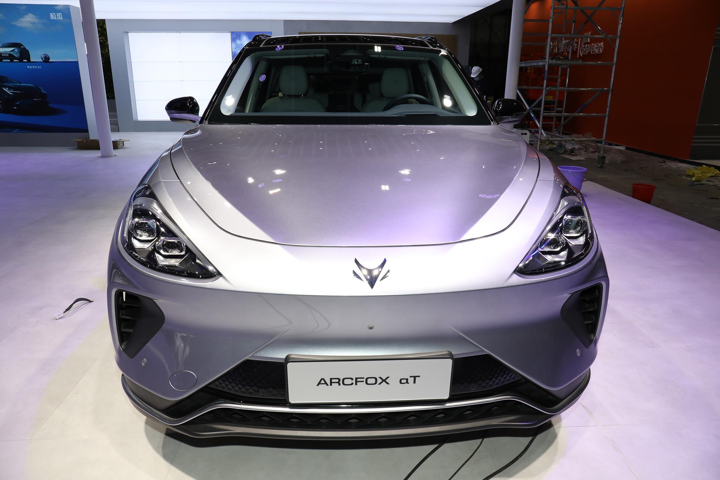Made Cool Electric Vehicle Arcfox Alpha T SUV with Customized Dimensions 4788*1940*1683