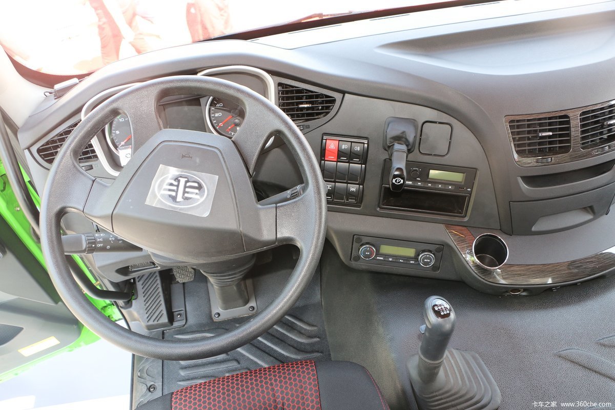 Faw Liberation J6P Heavy Truck 420 HP 6X4 5.6 LNG Muck Dump Truck (EU VI National VI)