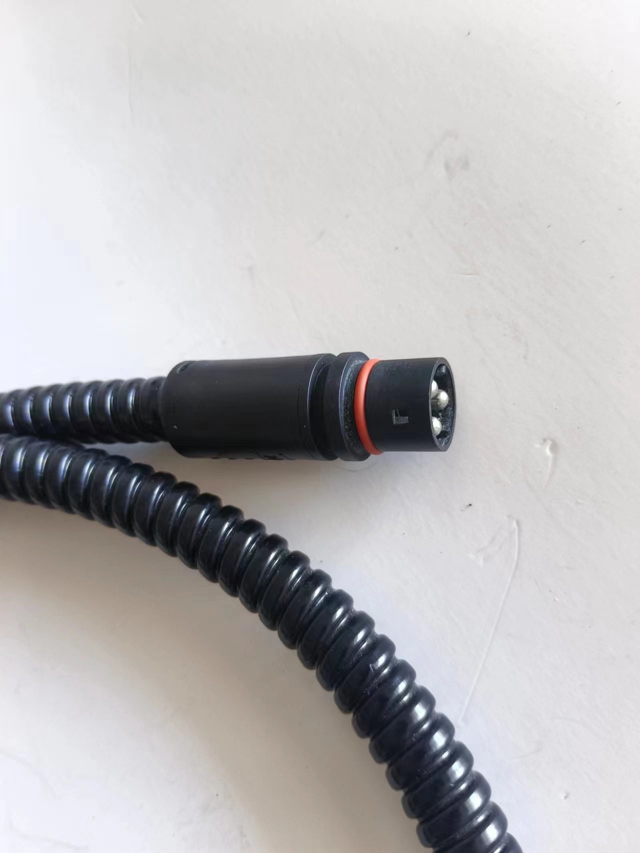 Black Engine Heater Cable 2.0m Low Temperature Resistance 16A Corrugated Hose Line