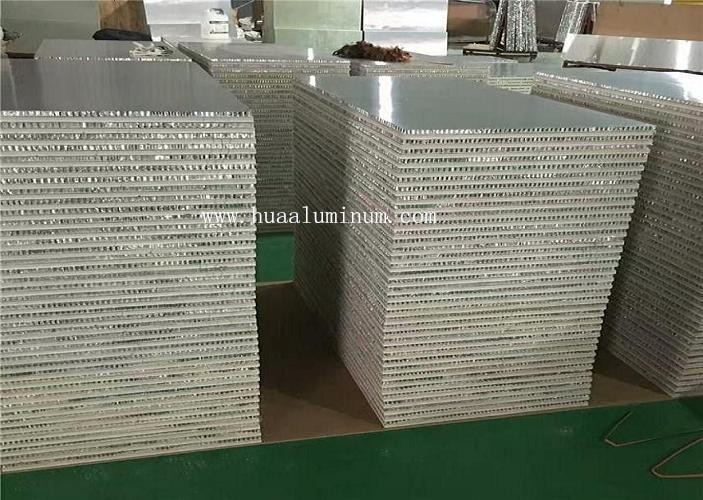 ISO9001 Recyclable Honeycomb Aluminium Panel With Mirror Surface