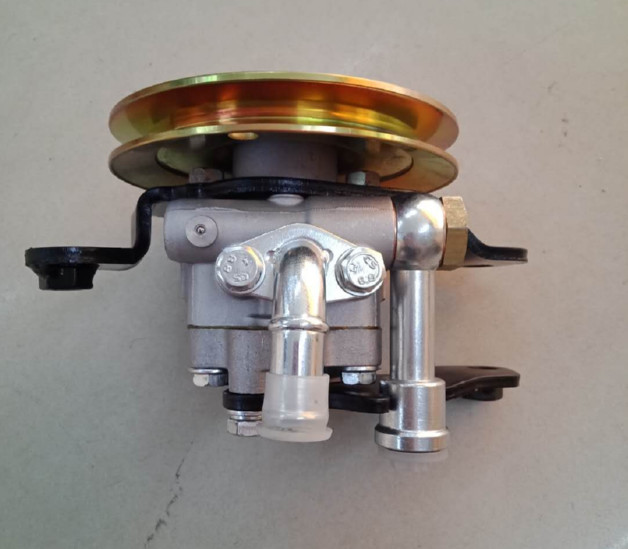 135mm TD25 Truck Steering Pump , 49110-2S600 Nissan Pickup Power Steering Pump