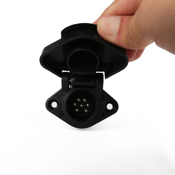 China Small Size Trailer Plug Socket / Trailer Connector Socket 7 Pole Power Supply on sale