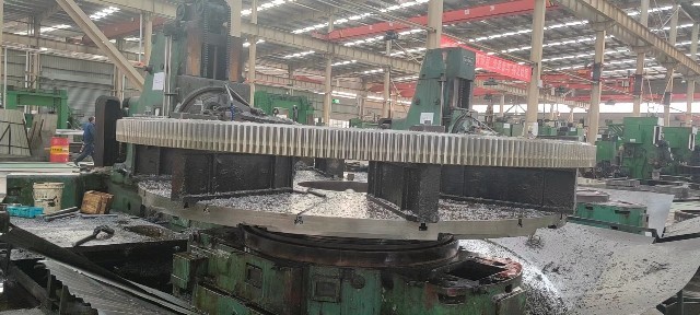 Construction Excavator Crane Roller Swing Gear Slew Drive Slewing Ring Bearing for Solar Tracker Mining Metalworking ind