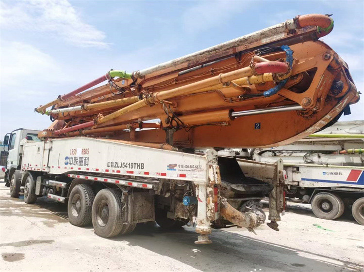Mounted Used Truck Concrete Pump ，Electric Diesel Motor 49m concrete boom pump