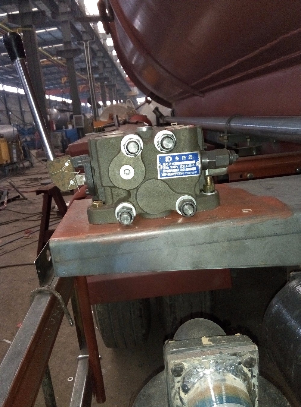Sinotruk howovacuum sewage suction truck camion vidangeur 6x4 with tanker volume 10cbm -20cbm for sale