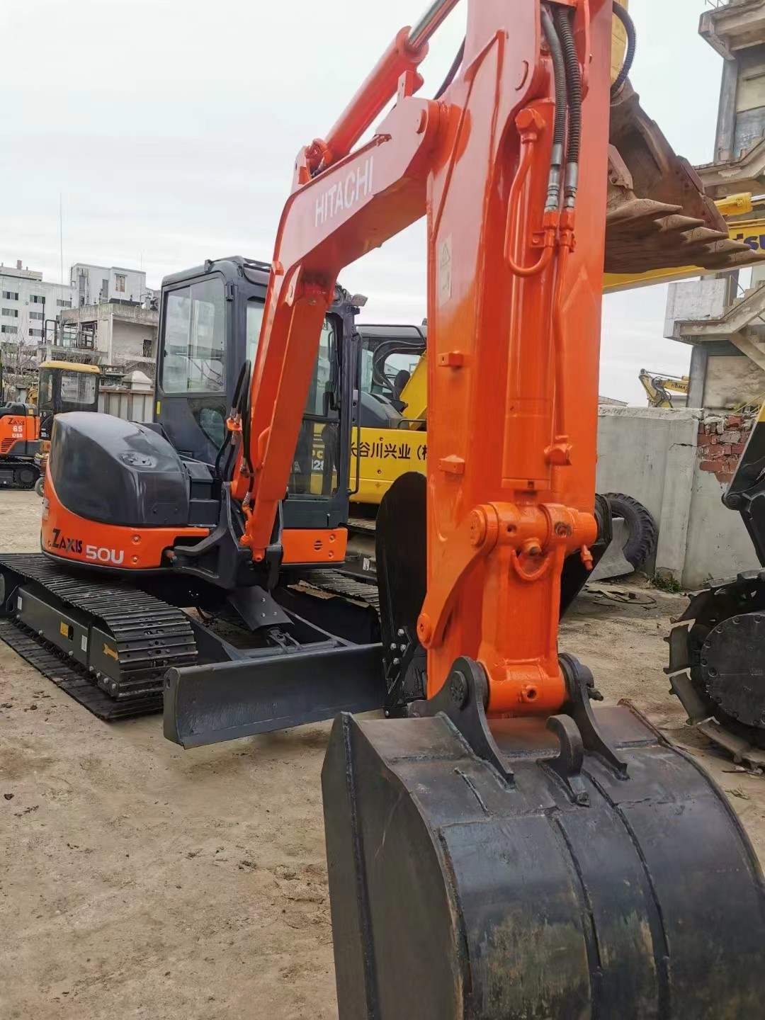 Used zaxis50 Excavator In Decent Condition for work