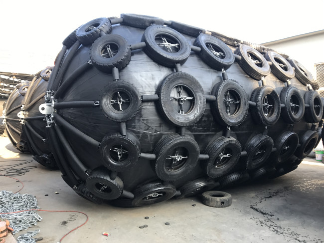 Black Color Ship Rubber Fender With Excellent Service For High Pressure