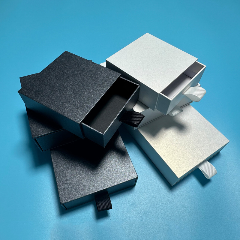 Eco-Friendly Custom Embossed Mailer Boxes for Gift Sets Made from Recycled Materials