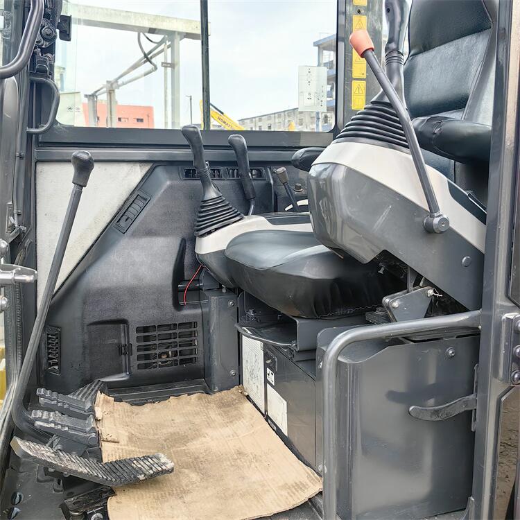 5300KG Operating Weight Japan Original Used Komatsu PC56 Crawler Excavator 34.5KW