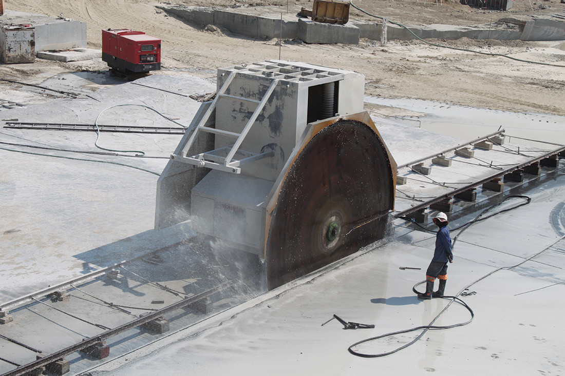 Double blade stone mining machine for granites--Belt Type,model: QZ2600/3100