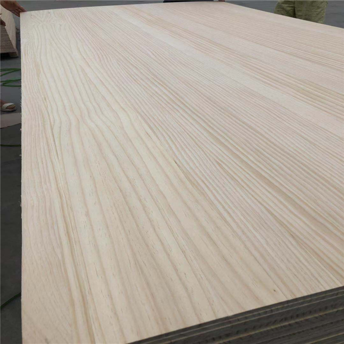 2440x1220mm Customized Traditional Style Solid Wood Board Radiata Pine Board