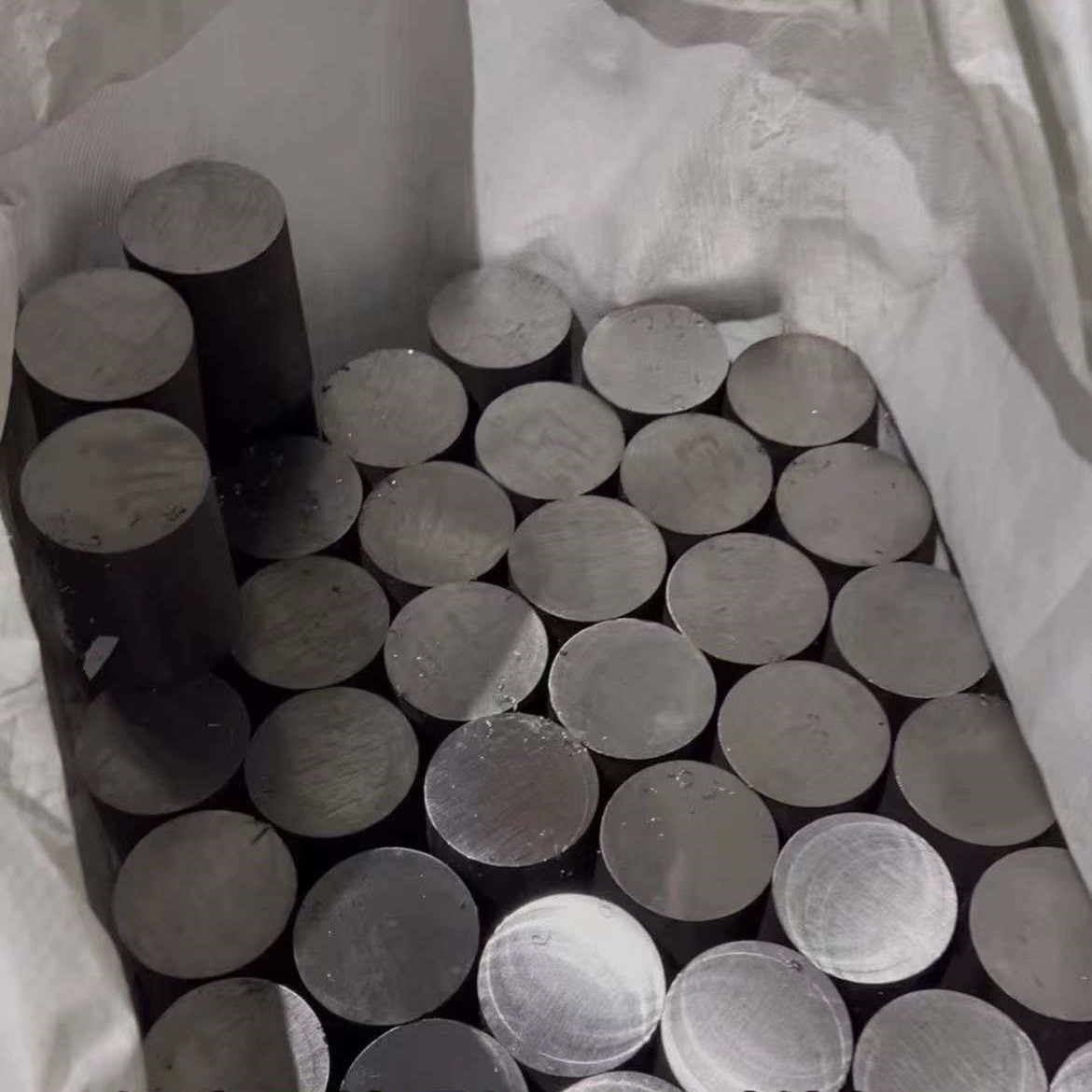 Hot Rolled & Bright Drawn 416 / AISI416 / 1.4005 Stainless Steel Round / Shaft in 6m Length