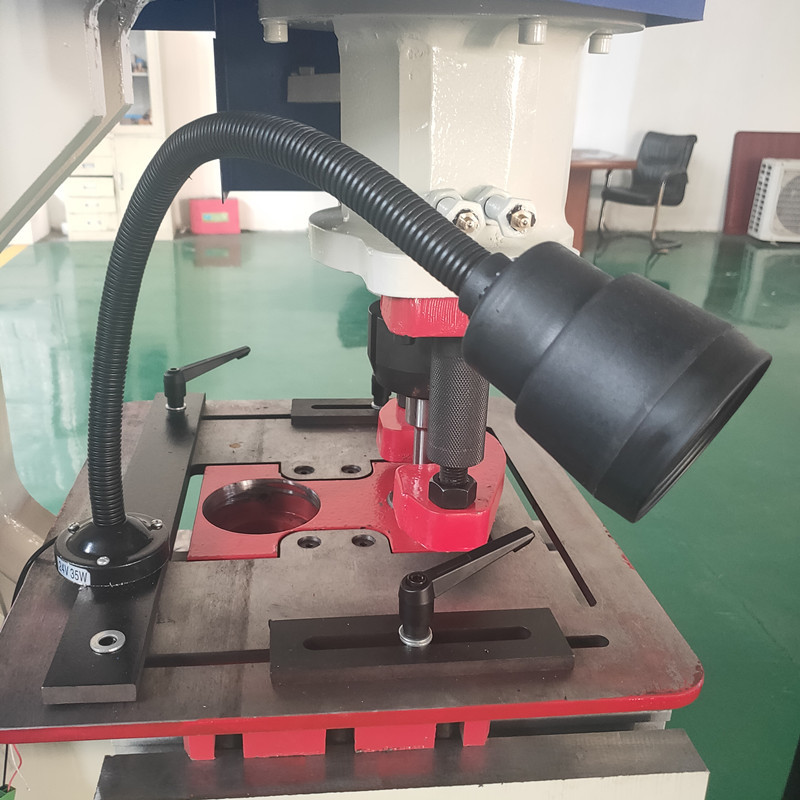 Punching Shearing Bending Hydraulic Ironworker Machine For Metal Cutting