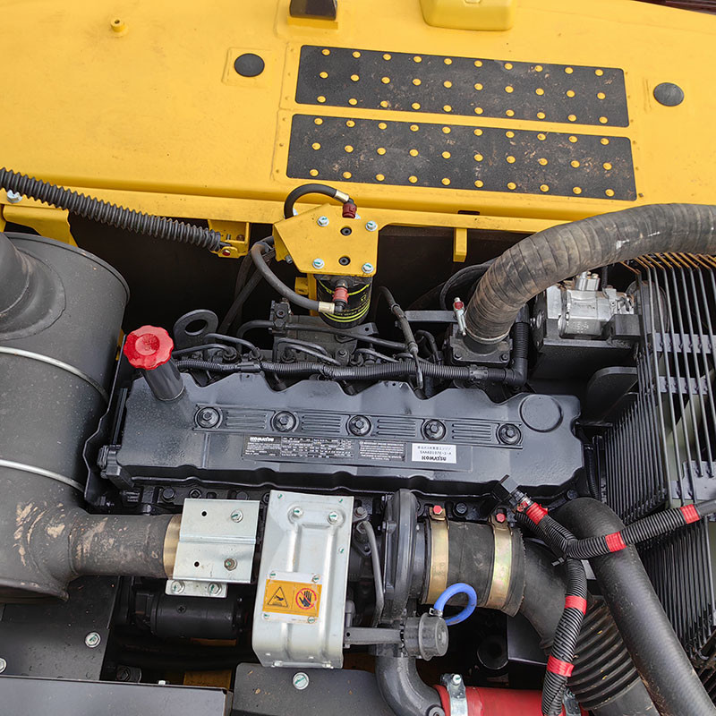 Used Middle Size Komatsu PC240 Excavator 1.2m³ Bucket Capacity 400L Large Fuel Tank