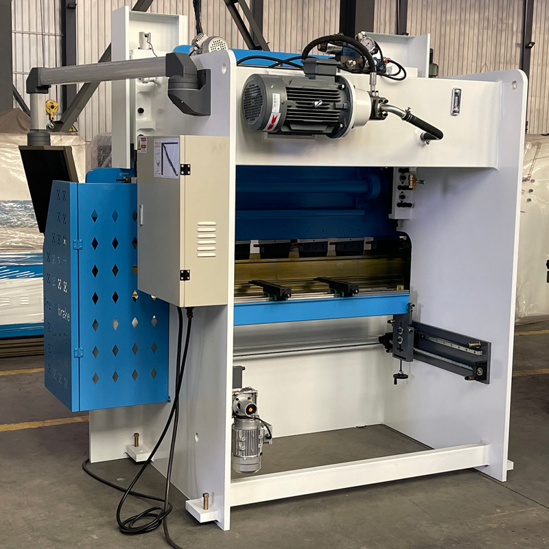Carbon Steel 1000KN Torsion Bar Press Brake Net Weight 3000KG Main Motor Power 7.5KW 7MM