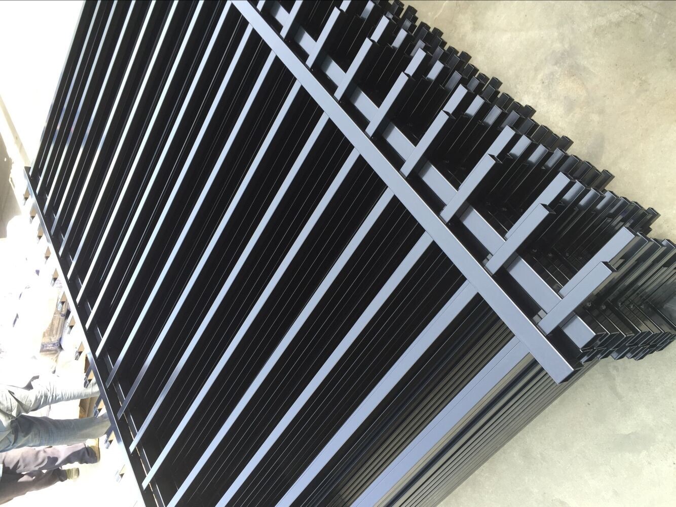 2400mm width Crimped spear metal garrison fence supplier