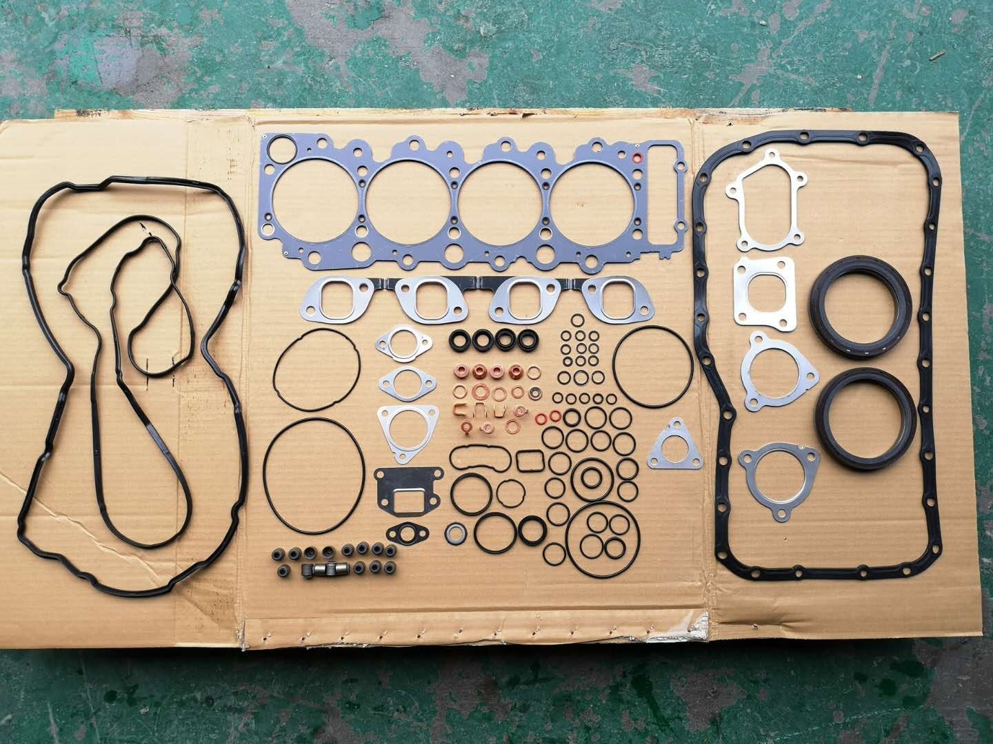 ISUZU NPR 4HK1 Engine Gasket Set 5878179761 Same Content With Genuine Parts