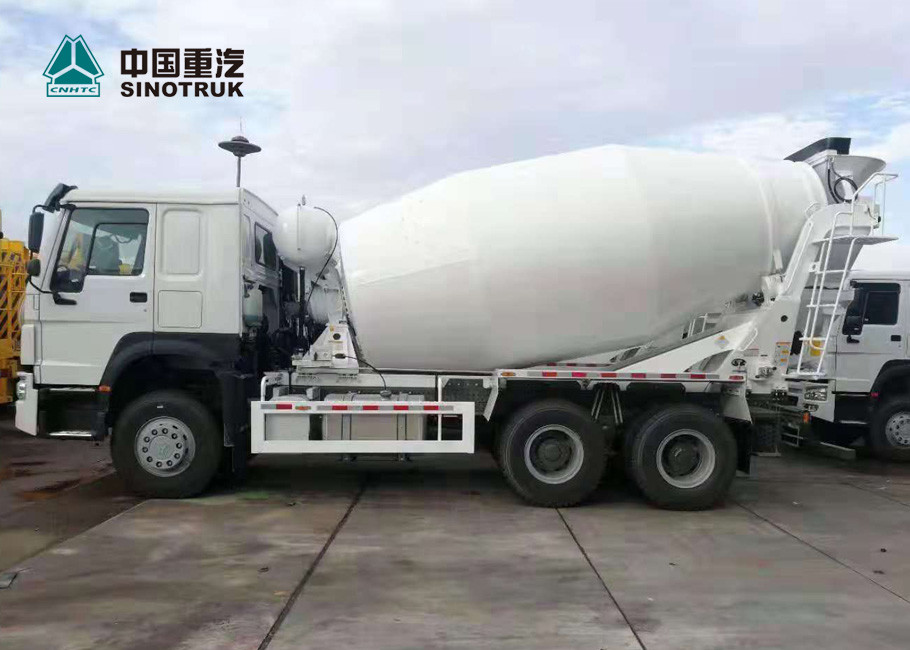 Euro 2 371hp SINOTRUK HOWO Concrete Agitator Truck 10 CBM Long Life Time
