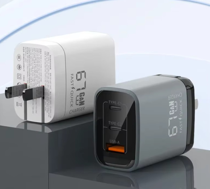 UK Plug 45W GaN USBA with USB C dual ports Charger Super Fast Charging Charger PD Adapter