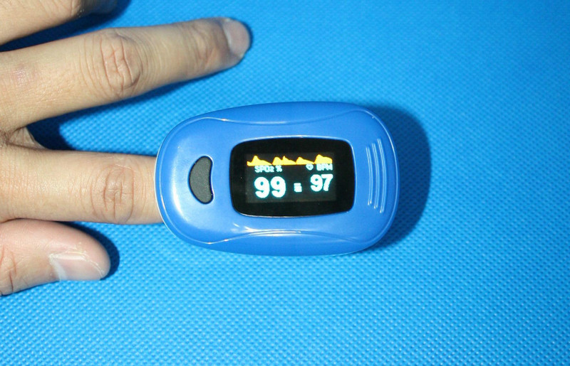 Blue Handheld Fingertip Pulse Oximeter Mini Size For Infant Home Use