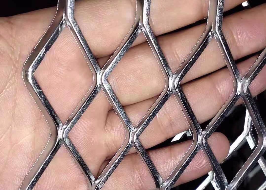 Decorative 1.6mm Expanded Steel Mesh For Architectural Applications