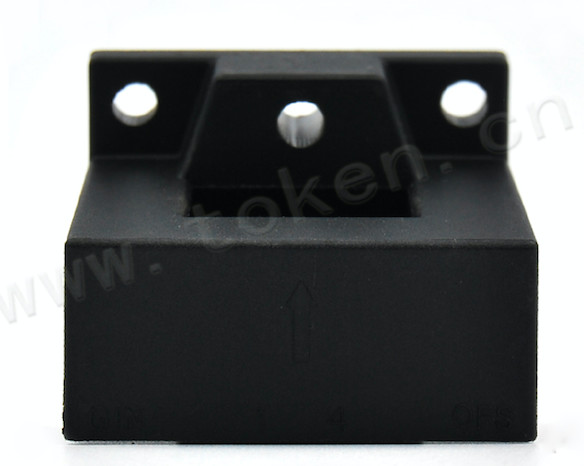 UL94-V0 Open Loop Hall Effect Current Sensor 100-2000A Input Current