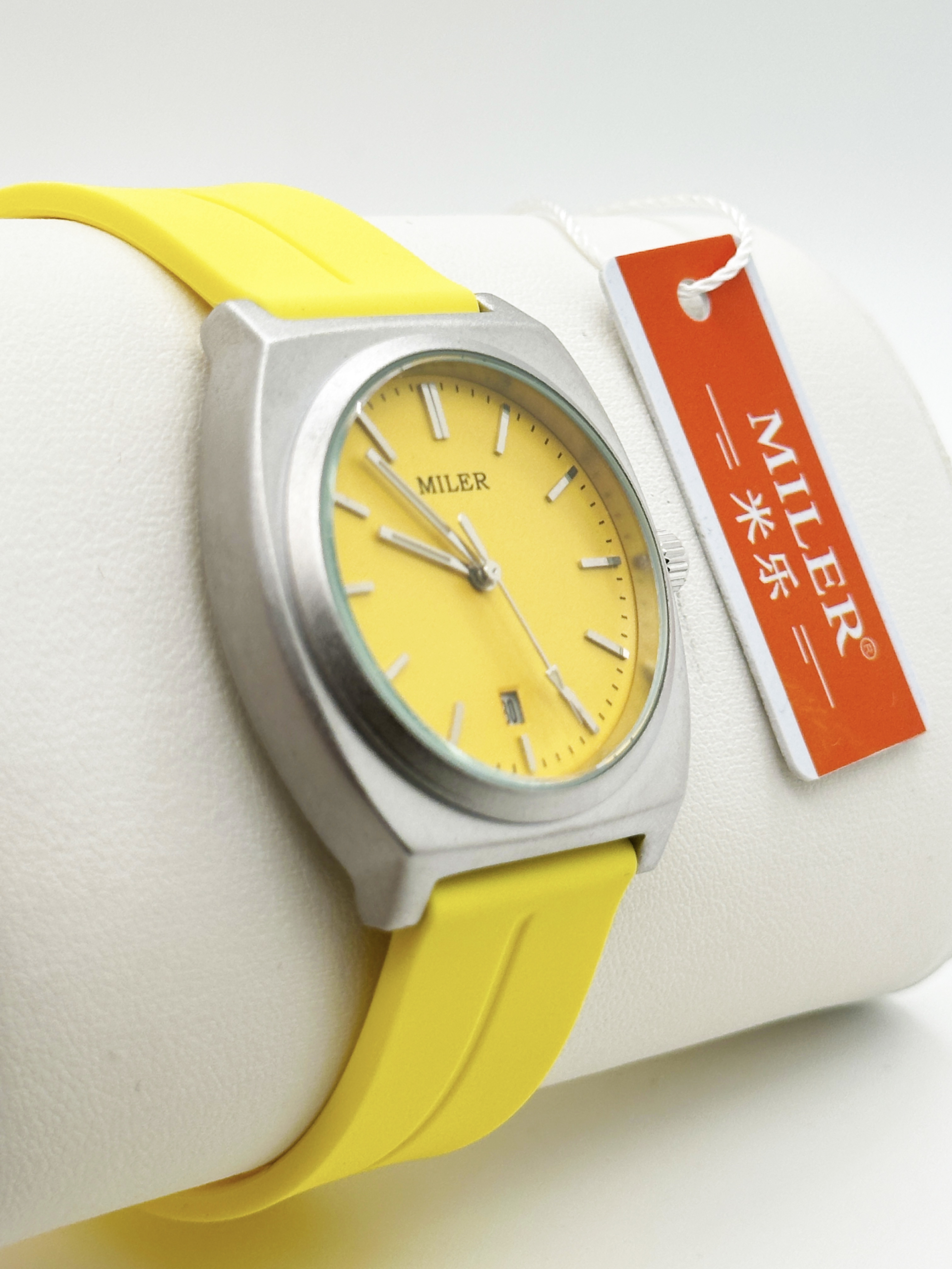 Factory Wholesale Waterproof Silicon Strap Watch Quartz Movement Men's Digital Sports Watches