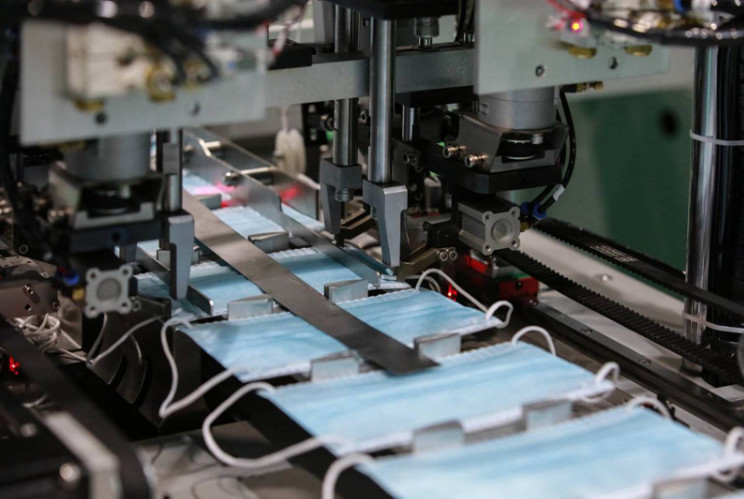 Easy working / free installation Surgical masks making machine/fully auto online support machine