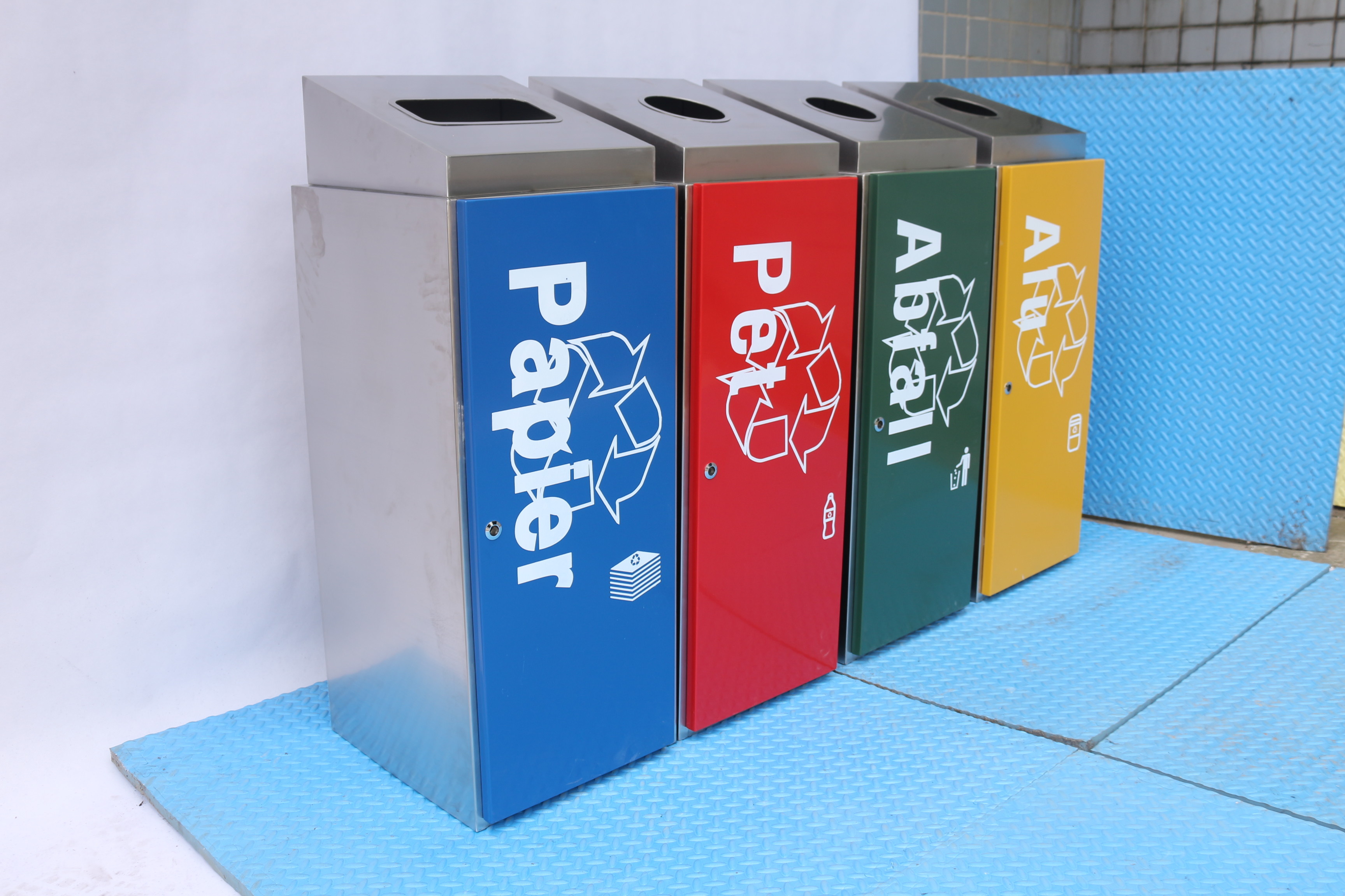 ISO14001 Certificate 4 Compartments 50L Industrial Recycling Bin