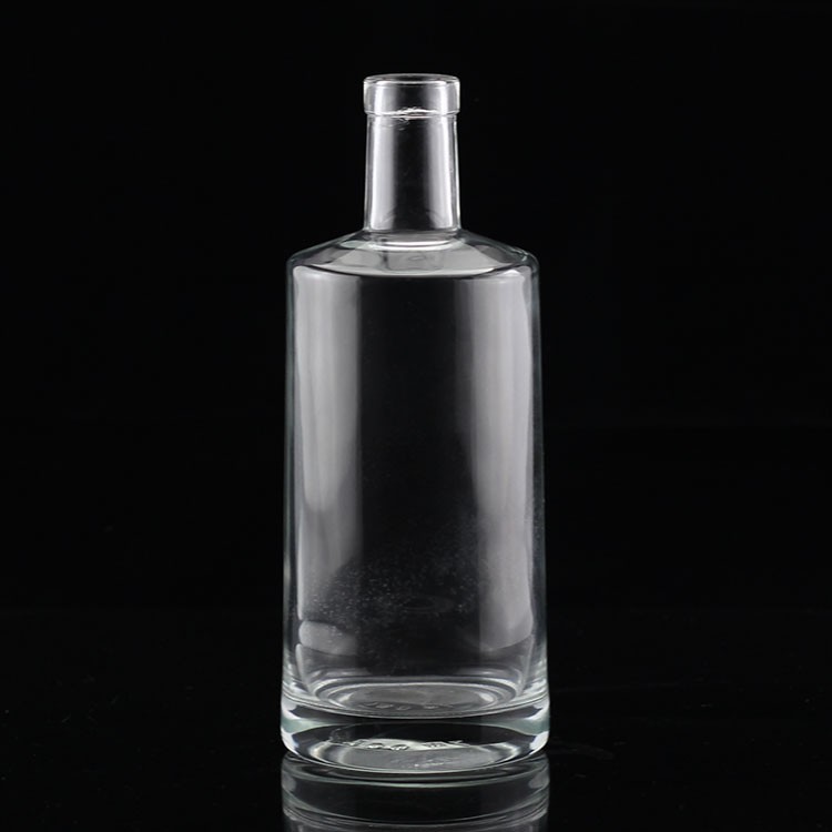 Industrial Vodka Clear Glass Bottle with Short Neck and Fat Body 500ml 750ml