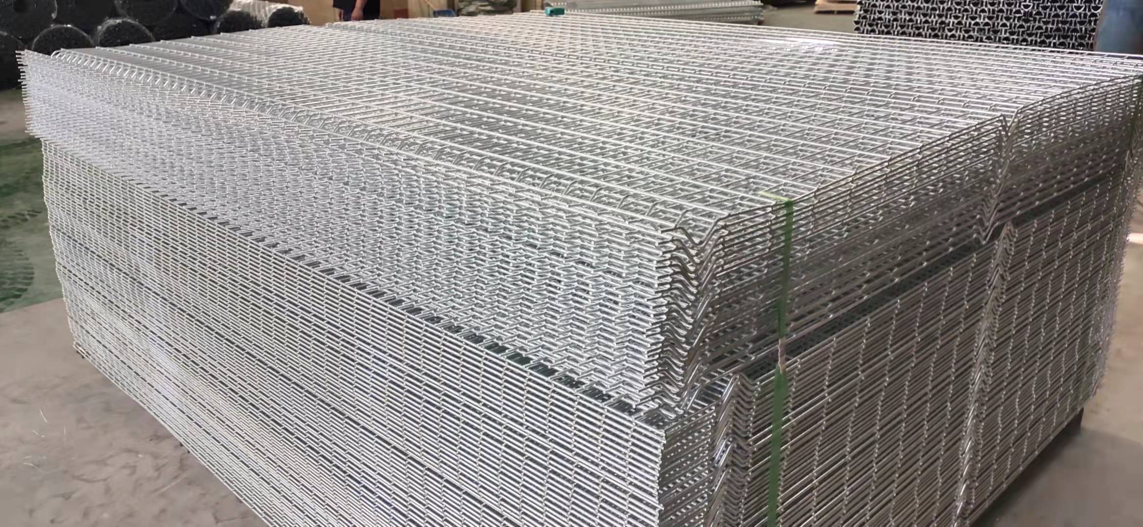 curved mesh fence panel