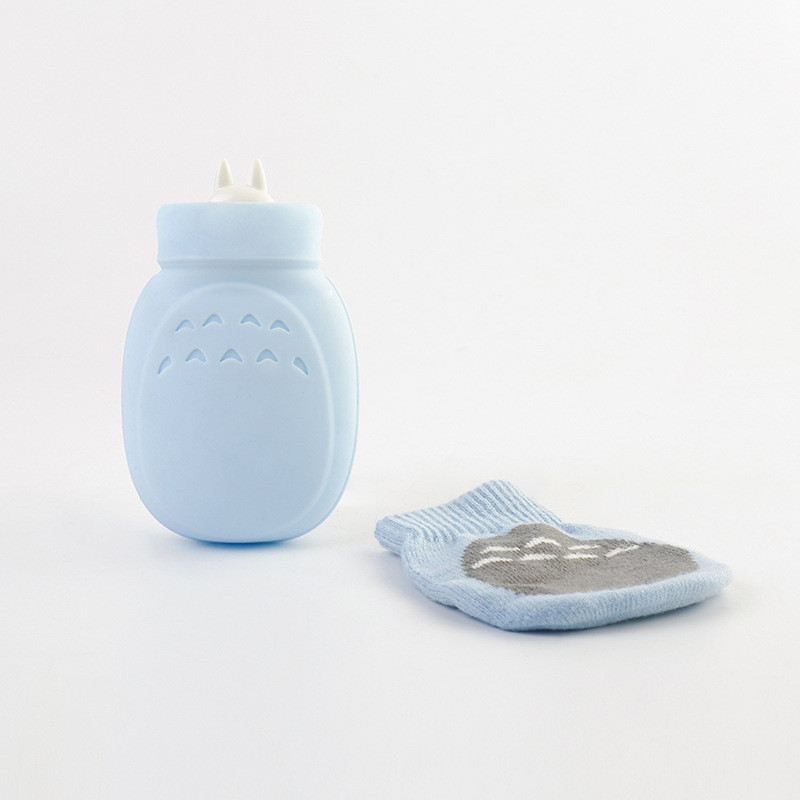 BPA Free Silicone Hot Water Bottle 2L for Joint Pain Relief Classic Design
