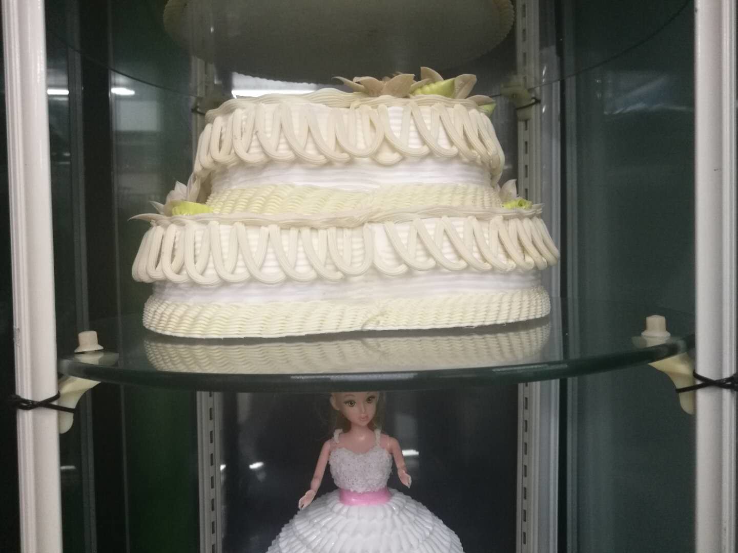 4℃~8℃ Food Warmer Showcase , Four Sided Glass Door Rotary Cake Display Cabinet Upright Refrigerator