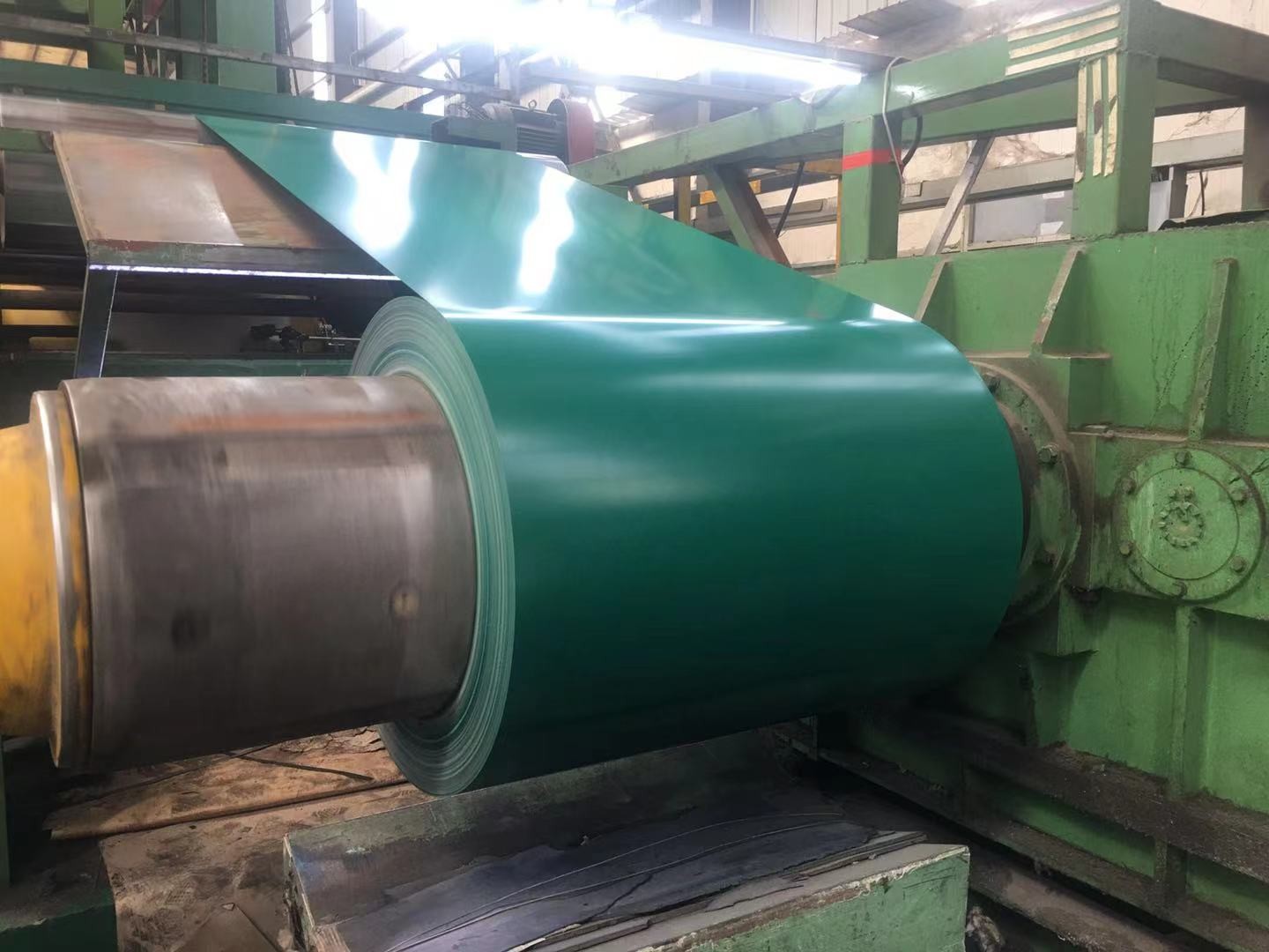 any colors ppgi/PPGL/GI/sheet zinc/GL/color coated roof tile to export (green,red,blue ) for roller shutter door