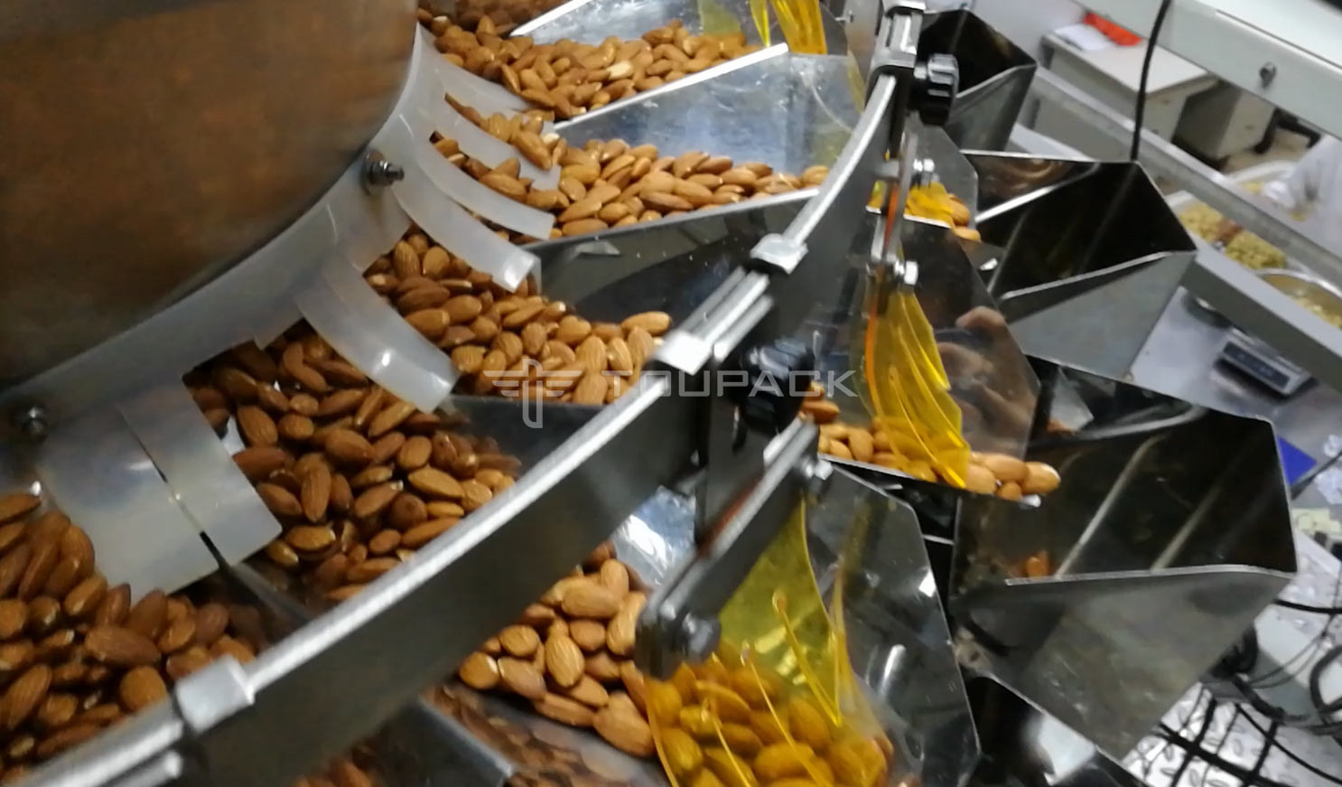 32 Head Blending Automatic Multihead Weigher Dried Fruit Raisin Filling And Packing Machine