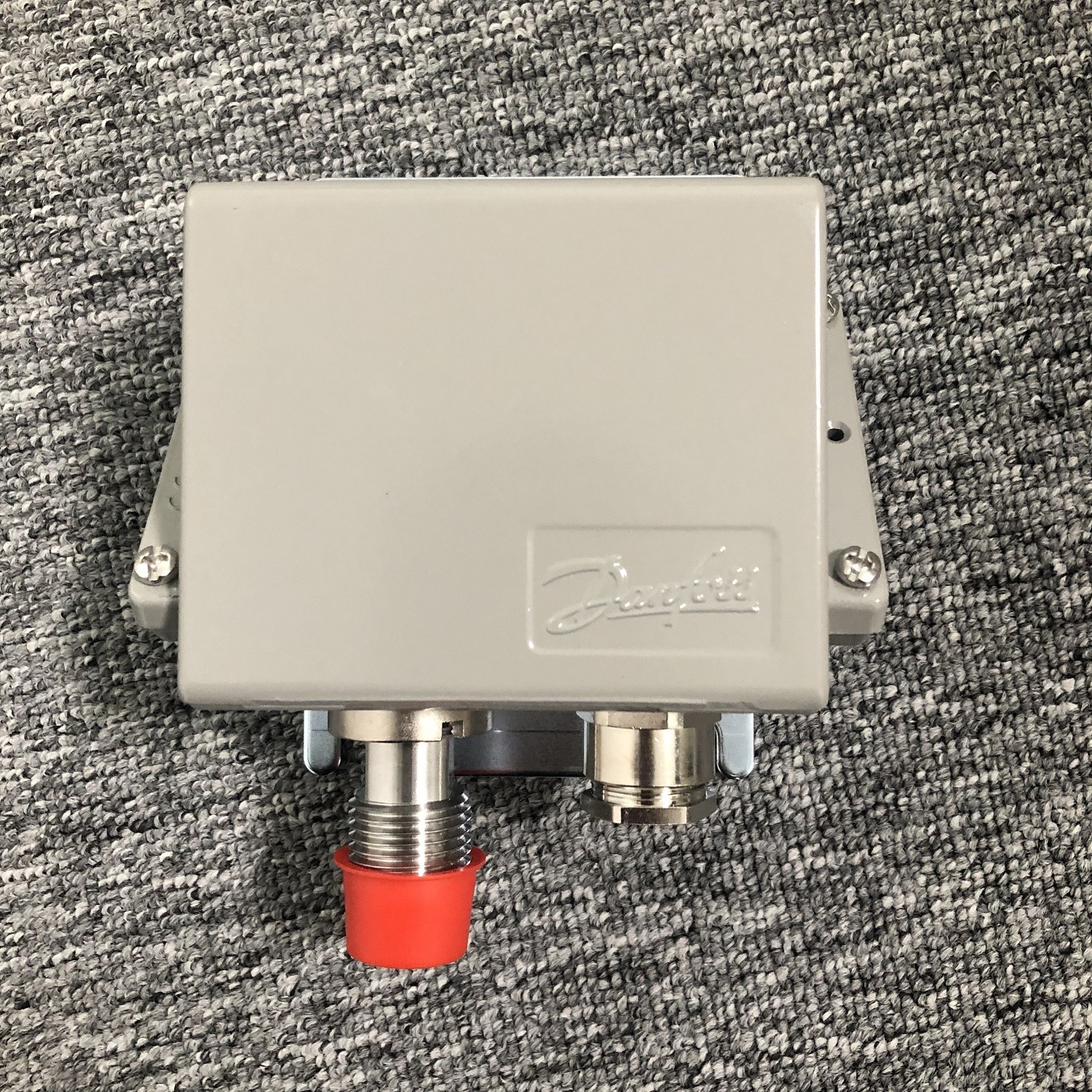 Original Danfoss Precision Pressure Transmitter EMP2 084G2109