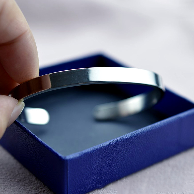 C Shape Wrist Bangle Bracelet With Charms Stainless Steel Material OEM