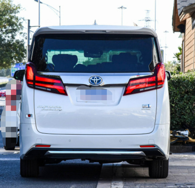 Toyota Alphard 2023 Dual Engine 2.5L Zhenxiang Huangjin version home 5 Door 7seats MPV