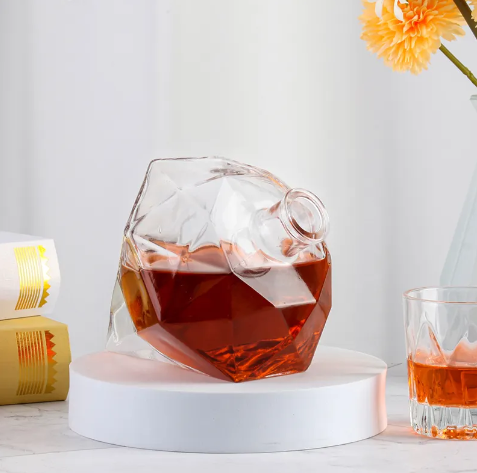 ODM 500ML 1000ML Glass Crystal Diamond Water Bottle For Brandy
