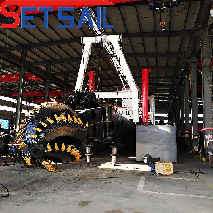 26inch Cutter Suction Dredger with Water Flow 6000m3 Pump