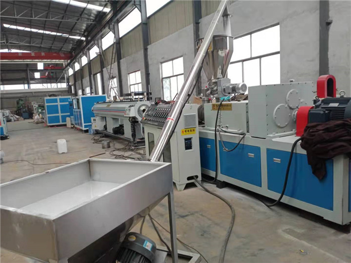 Plastic PVC Pipe Extrusion Machine, Multi-Layer Architectured pvc Pipe Production Line Double Outlet