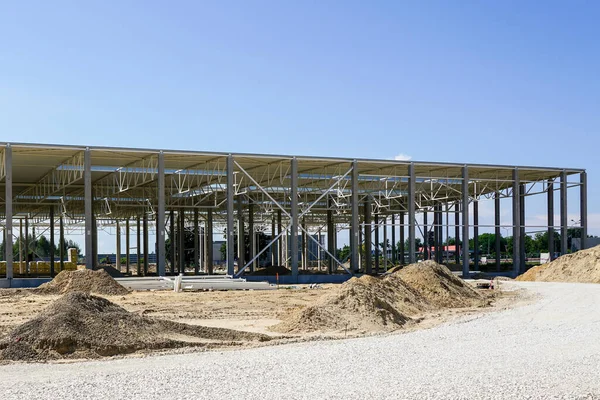Portal Frame Steel Structure Warehouse , Prefabricated Metal Warehouse Buildings