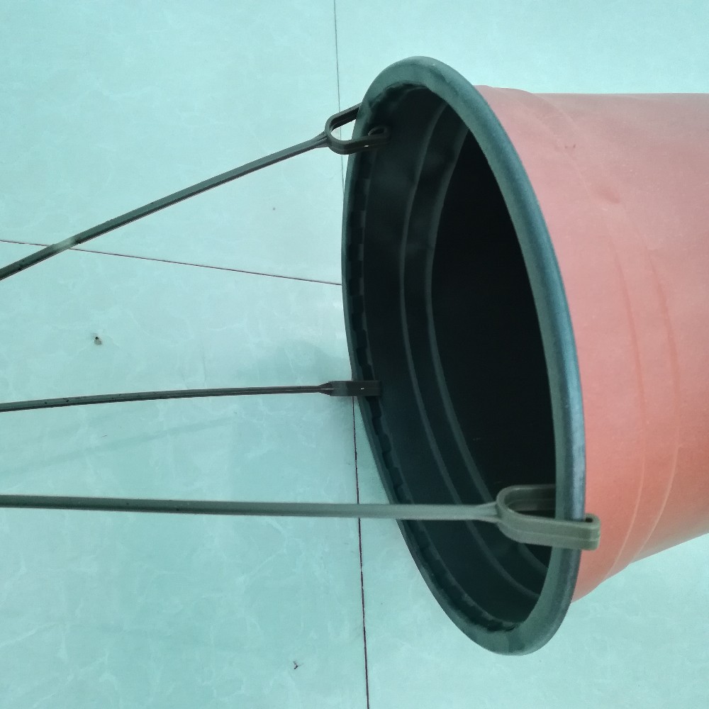 Cheapest garden plant hanger Garden Accessories plastic hook of flower pot made of best raw material