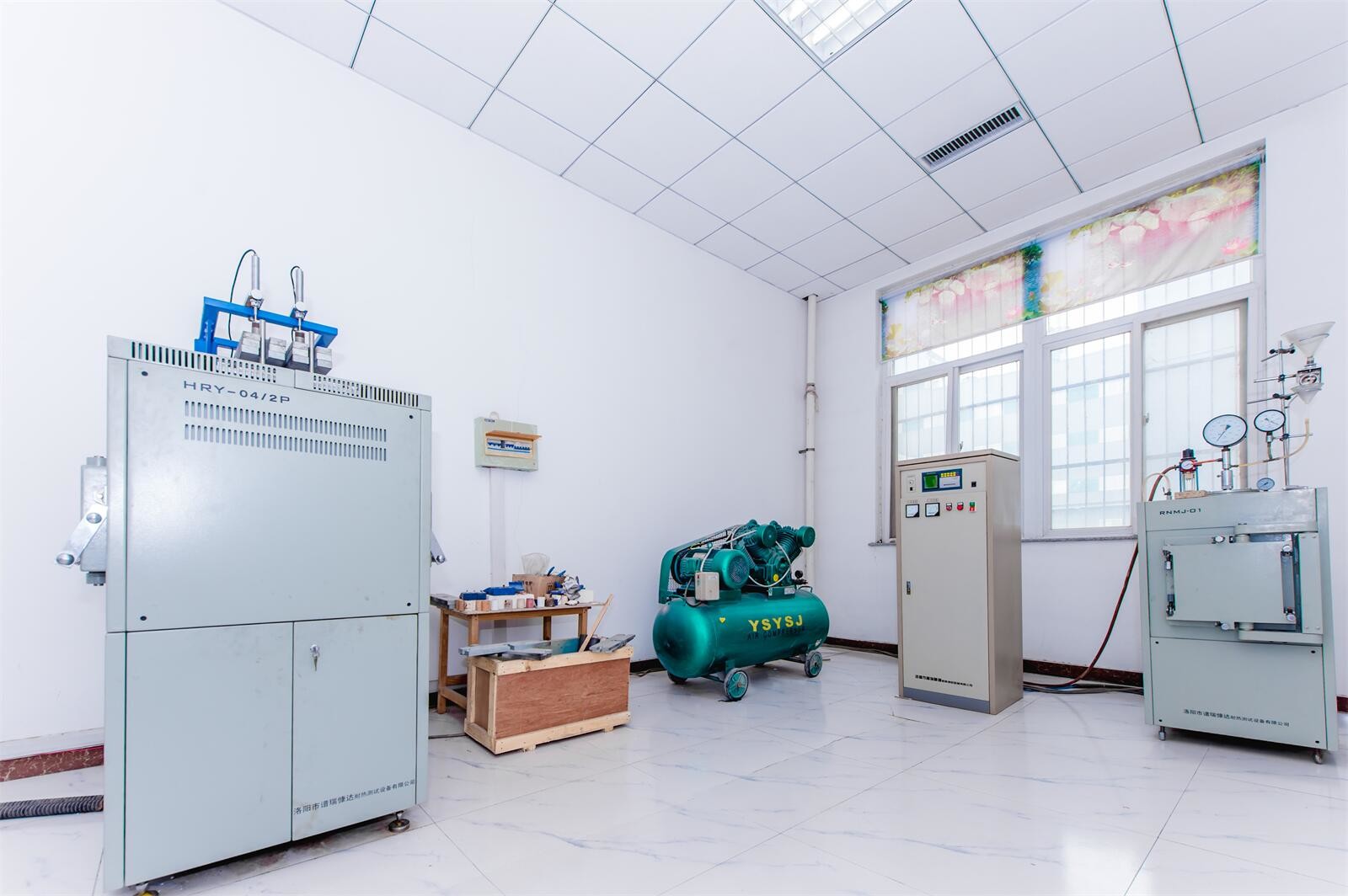 Thermal Shock Resistance Refractory Bricks Pouring Corundum Mullite Fire Bricks For Glass Melter